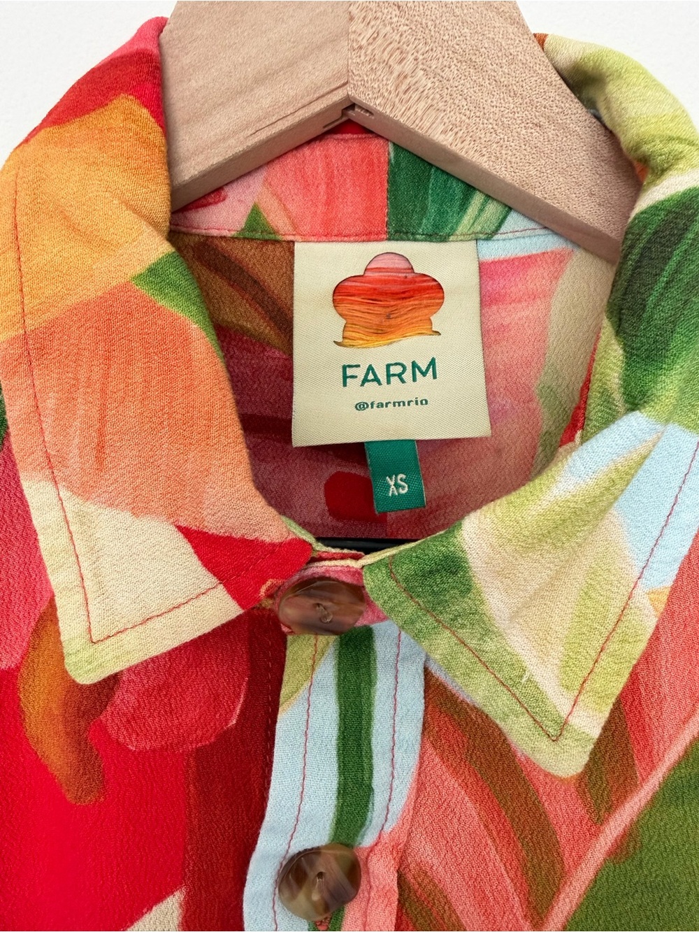 Farm Rio Tropical Print Button Up Shirt XS Rayon Unisex - Picture 2 of 10